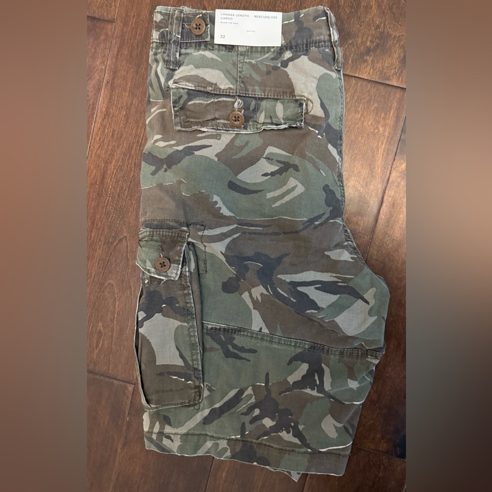 American Eagle Camouflage Cargo Shorts - Green Camo